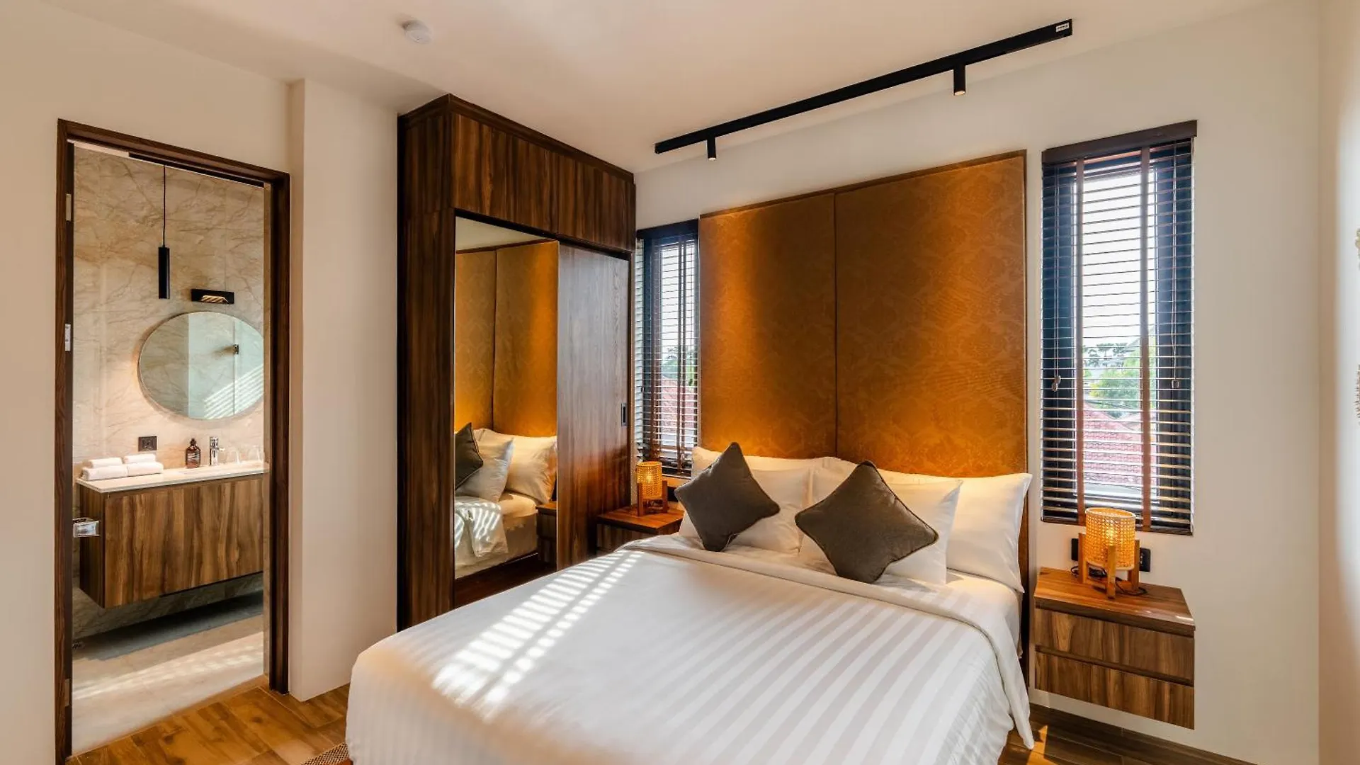 Avanya Luxury Apartment Center Of Seminyak Aparthotel